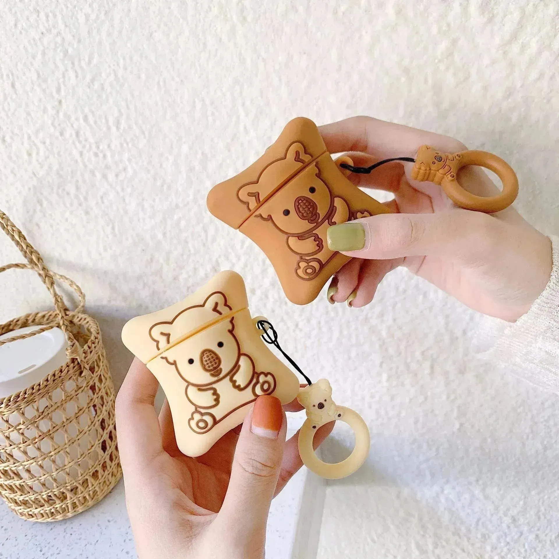 Bear Biscuit Storage Airpods Protective Cover Case