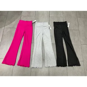 hacci pant with ruffle edge