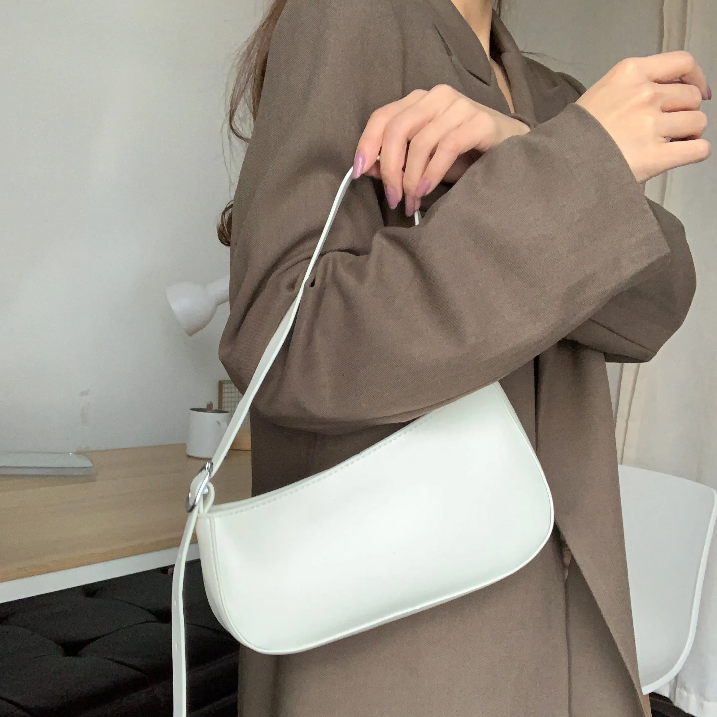 [Korean Style] Asmie asymmetric Baguette Bag